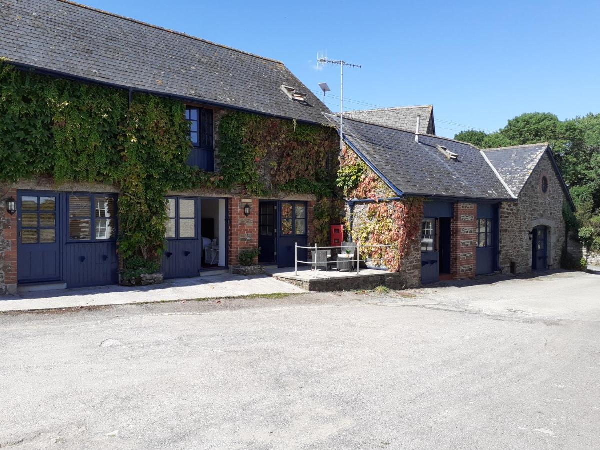The Ivy Barn Holbeton Hotell Exteriör bild