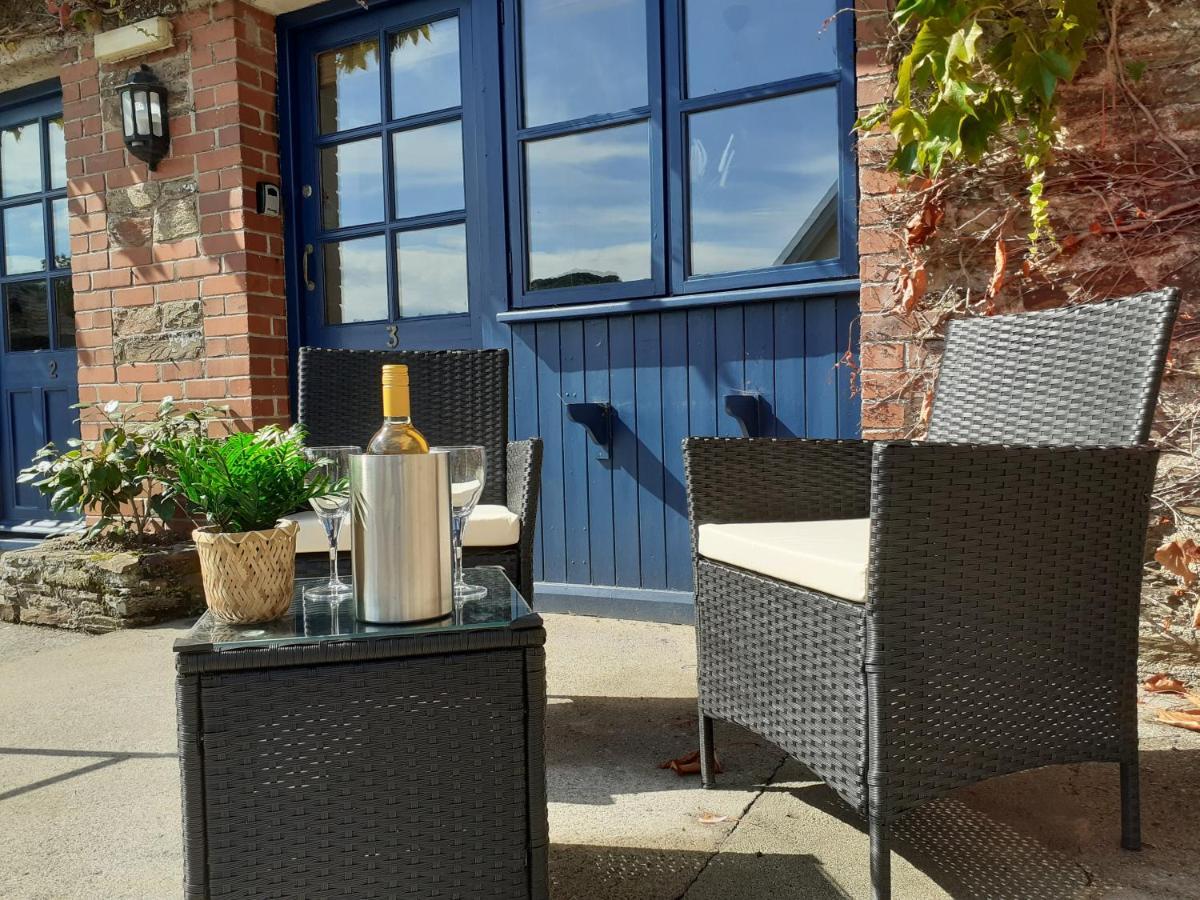 The Ivy Barn Holbeton Hotell Exteriör bild