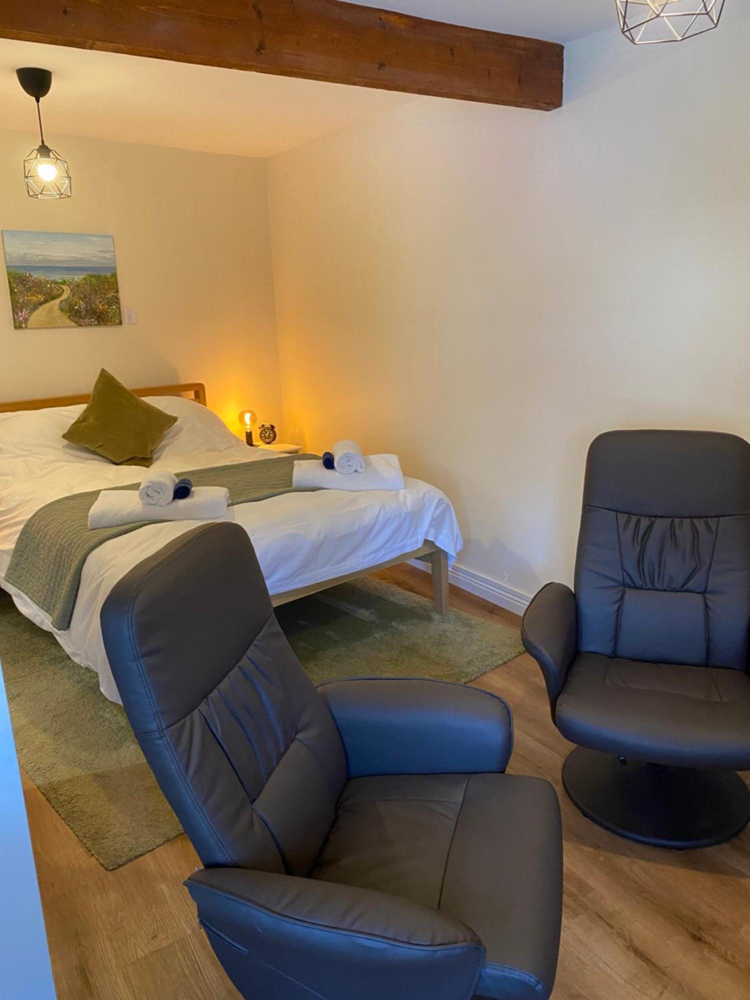 The Ivy Barn Holbeton Hotell Exteriör bild